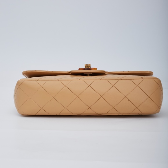 CHANEL BEIGE TORTOISE SHELL CHAIN CLASSIC FLAP BAG (CIRCA 1994) - Picture 4 of 11